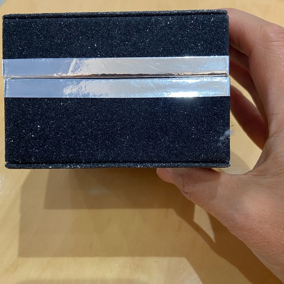 New watch with a tag and box - Picture 2 of 8